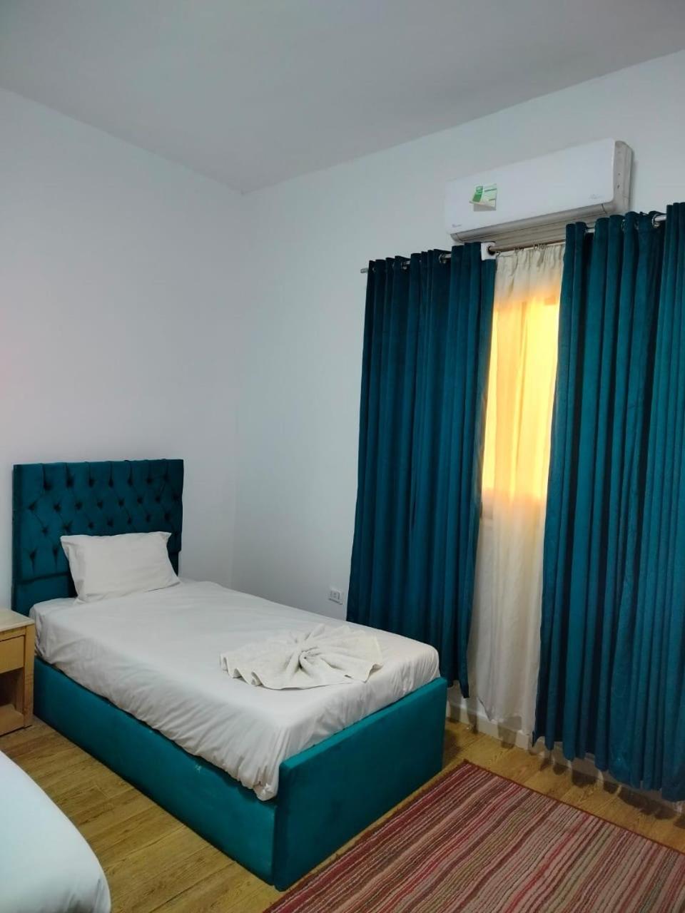 Anubis Kingdom Pyramids Hostel Kafrat al Jabal Ngoại thất bức ảnh