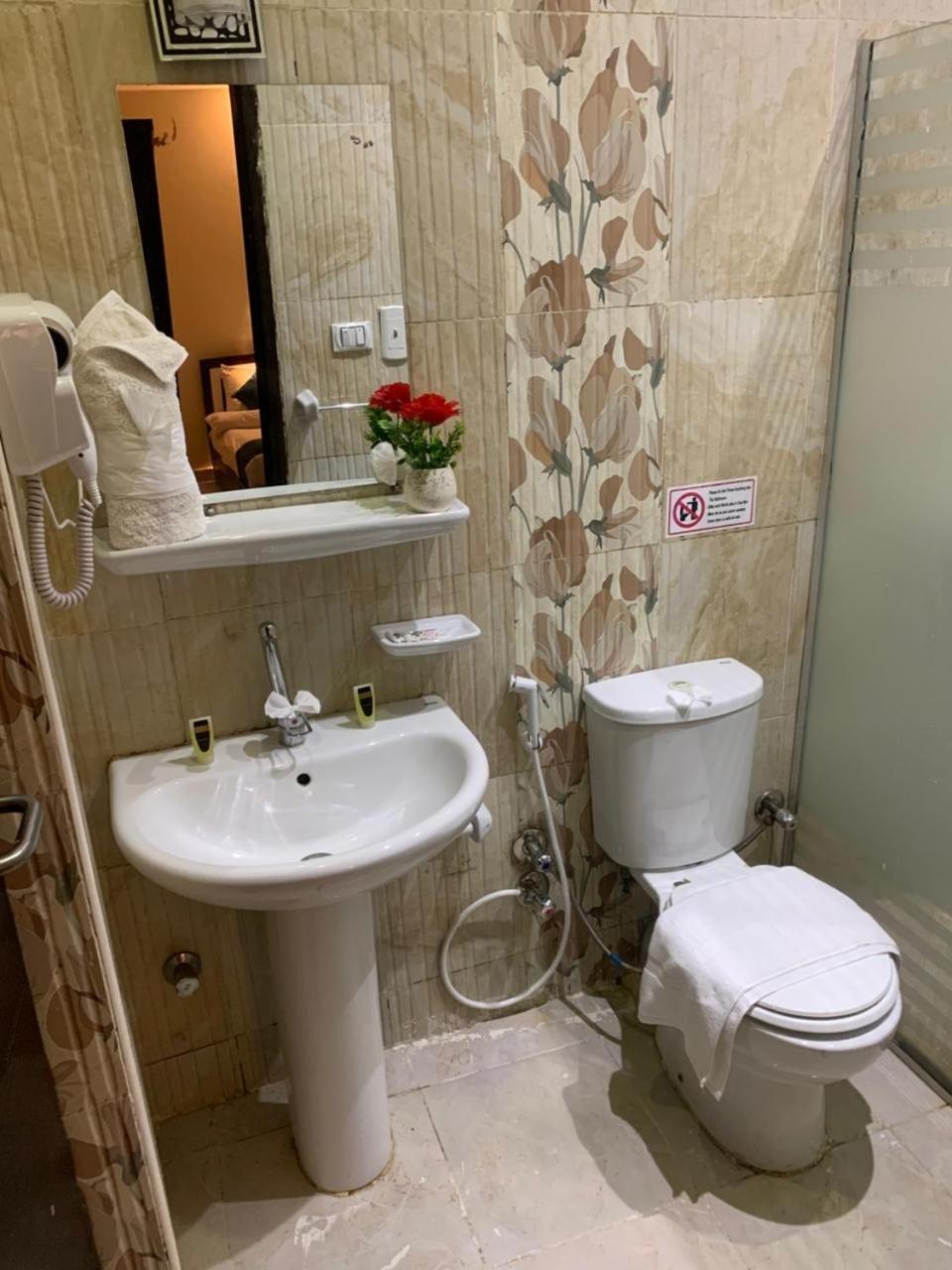 Anubis Kingdom Pyramids Hostel Kafrat al Jabal Ngoại thất bức ảnh