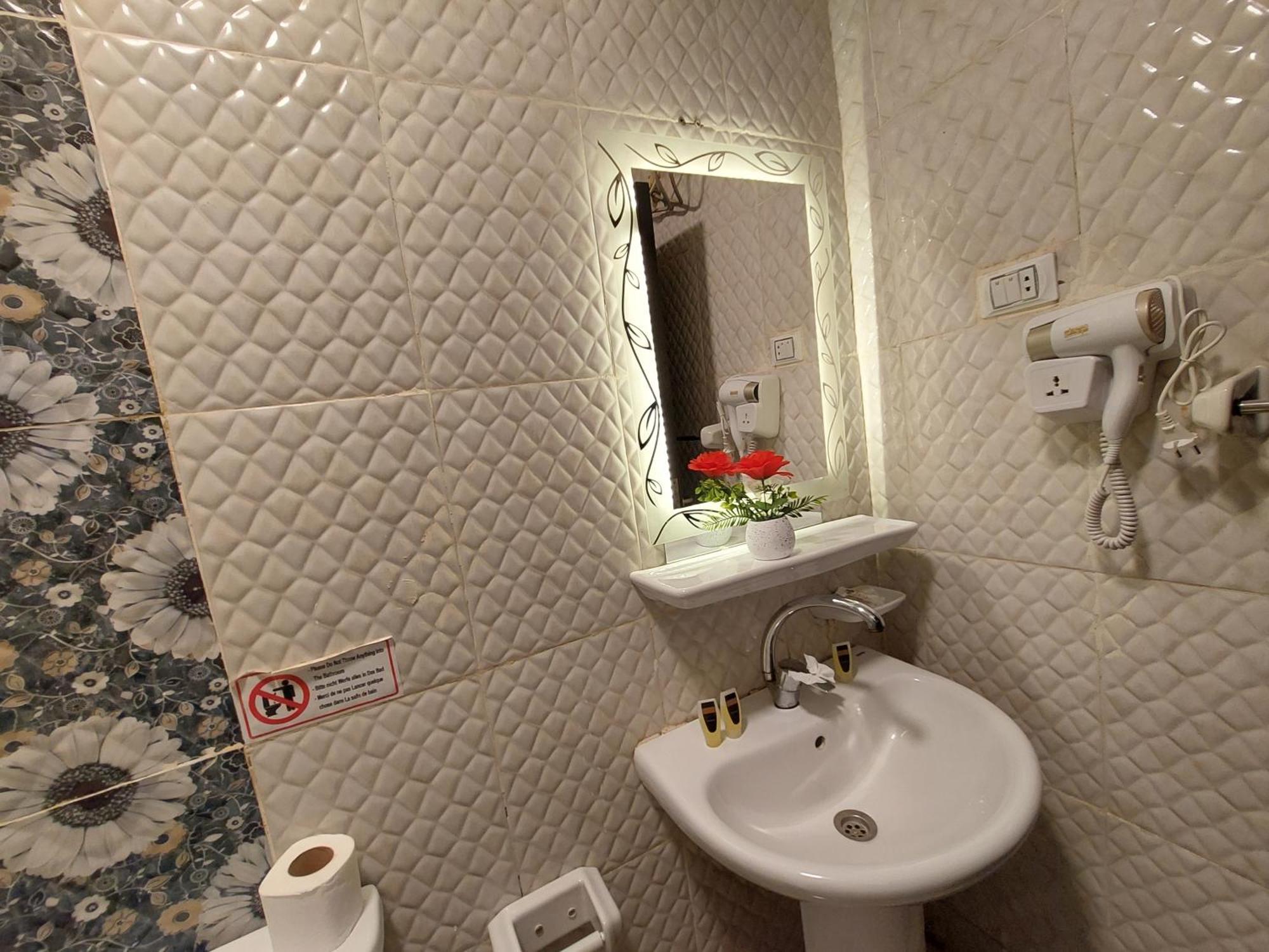 Anubis Kingdom Pyramids Hostel Kafrat al Jabal Ngoại thất bức ảnh